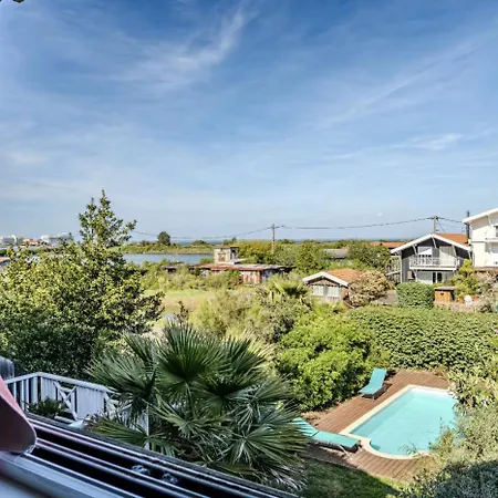 6 Pers Piscine Vue Port Parking Villa